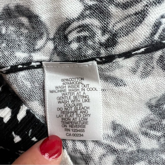 Lord & Taylor women’s white black floral button down cardigan PM L49-36 - Picture 6 of 6